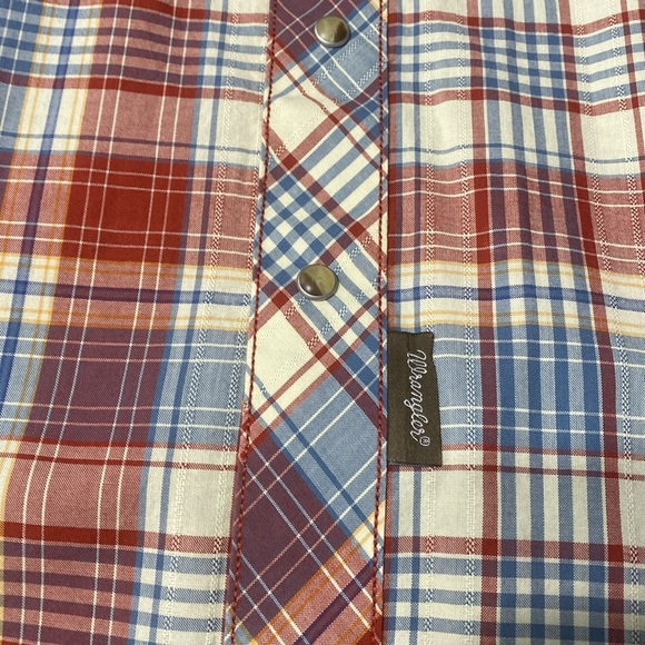 NWT Wrangler Retro Modern Fit Pearl snap long sleeve shirt. Size small - Picture 4 of 6